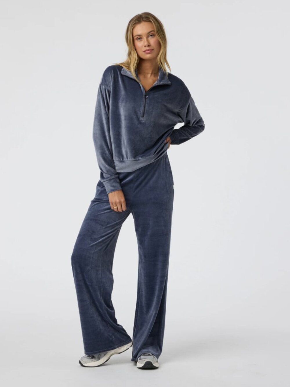 Vuori Haven Half Zip and Haven Wideleg Set - Azure